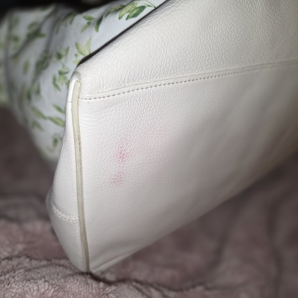 Neely & Chloe RARE Weekender - Picture 4 of 9